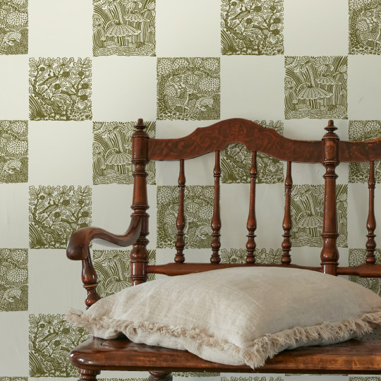 Josephine Munsey Wallpaper Animal Check - Trixie/ Ringhill White